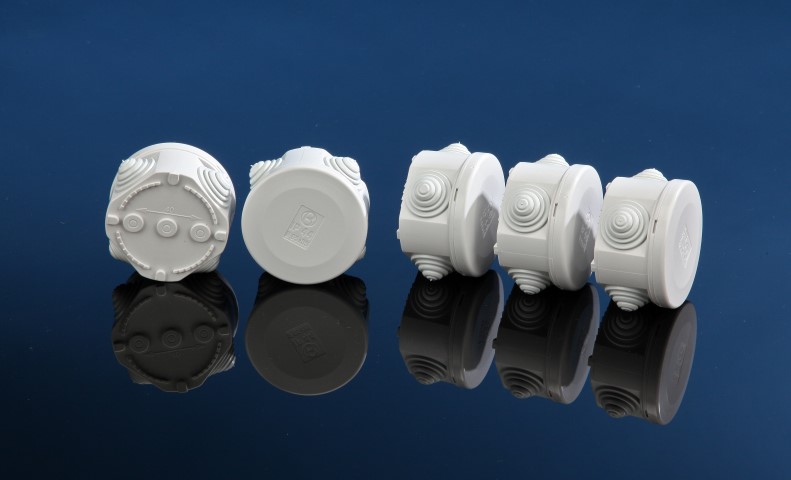 Small Solid Cove Boxes with Holes and Plugs